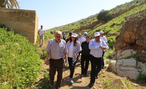 سلطة جودة البيئة تنفذ مسار بيئيا في وادي المالح 