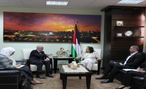 وزير الصحة تجتمع مع نائب ملادينوف