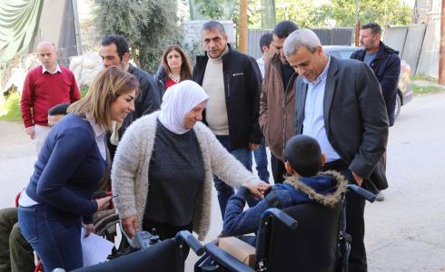 سليم 6 كراسي كهربائية مقدمة من مؤسسة محمود عباس