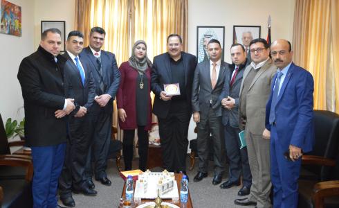 نادي النيابة العامة يكرّم الوزير صيدم