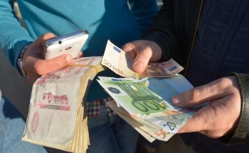 سعر اليورو بالدينار الجزائري في السوق السوداء اليوم 2019 - اليورو مقابل الدينار