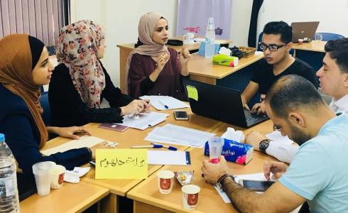 فلسطينيات تنظم دورة في إعداد مدربين