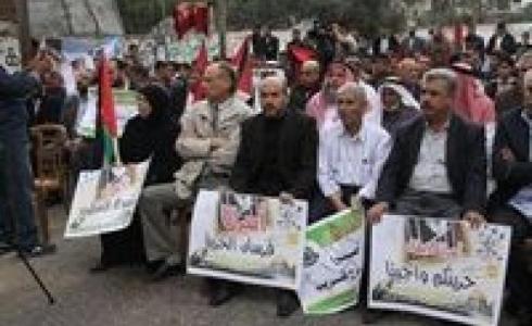 نقابة الصحفيين في الخليل تنظم وقفة تضامنية مع وكالة "وفا"