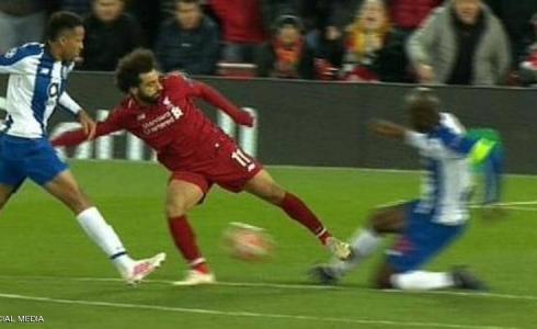 محمد صلاح خلال مباراة فريقه مع بورتو
