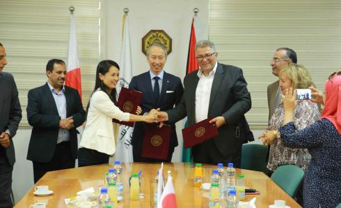 جامعة القدس والحكومة اليابانية توقعان اتفاقية تعاون في مجال تكنولوجيا المعلومات والاتصالات