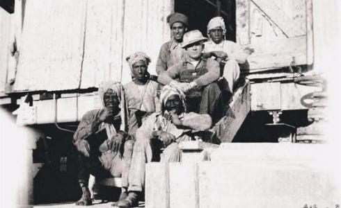 قصة بدوي دل السعودية على النفط