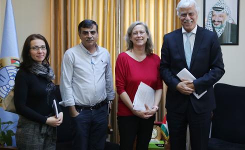 التربية وإنقاذ الطفل يبحثان سبل تعزيز الحماية للطلبة