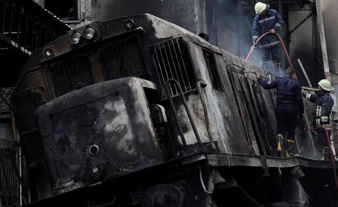 حريق قطار رمسيس في محطة ركاب القاهرة 