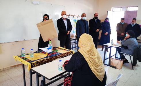 "التربية" تتفقد سير امتحان الاجتياز لبرامج تعليم الكبار  