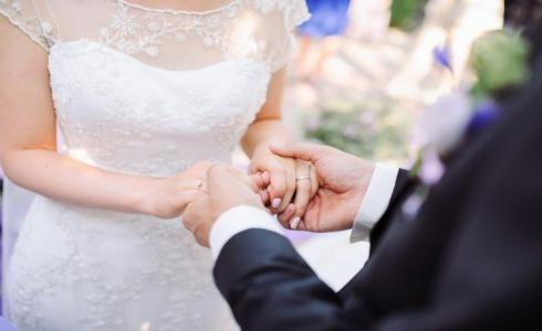 عروسان أردنيان يتعرضان لحادث أليم