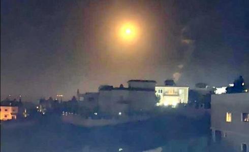 إلقاء قنابل إضاءة 