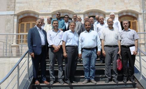 وفد من اتحاد المقاولين الفلسطينيين يزور بلدية غزة