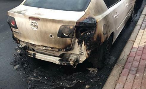 اضرام النار بسيارة في نهاريا 