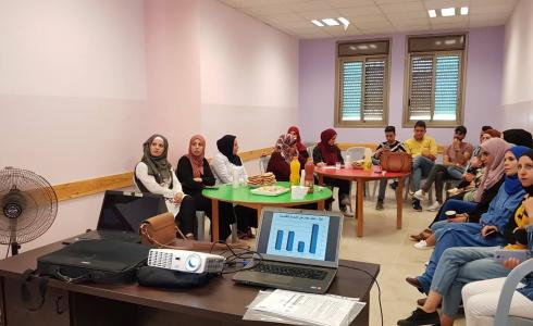 المركز الفلسطيني ينفذ ورشة عمل حول حقوق المرأة