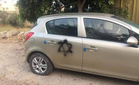 مستوطنون يعطبون إطارات 20 مركبة ويخطون شعارات عنصرية بالجليل