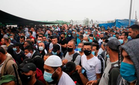 عمال - أرشيفية