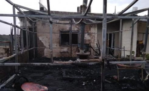 نجاة مسنين إثر حرق بيت وسيارة في وادي سلامة