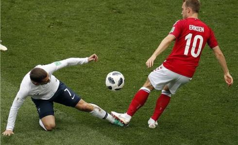 لقاء المنتخب الفرنسي ونظيره الدانماركي الذي انتهى سلبيا في مونديال روسيا 2018