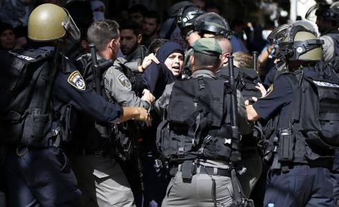 اعتقال فتاة من قبل الاحتلال بالقرب من المسجد الأقصى