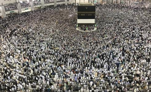 الرئيس محمود عباس يعطي توجيهاته بالاهتمام بحجاج غزة في مكة المكرمة - توضيحية