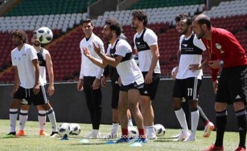 لاعبو منتخب مصر ومحمد صلاح خارج التشكيل الأساسي