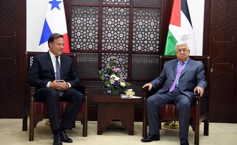 الرئيس محمود عباس يعقد جلسة مباحثات مع نظيره البنمي