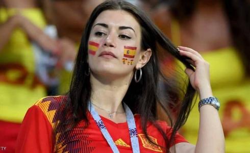 مشجعة اسبانية في مدرجات ملاعب روسيا
