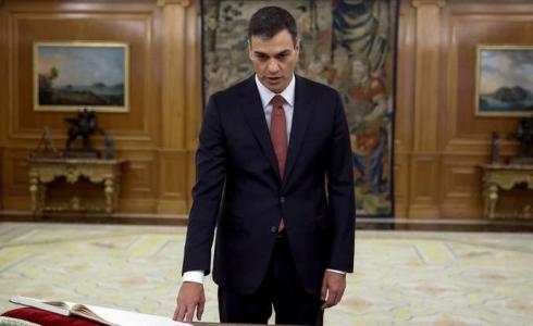 رئيس الوزراء الإسباني الجديد بيدرو سانتشيس يؤدي اليمين الدستورية، مدريد، إسبانيا، 2 يونيو 2018