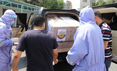 اللجنة القطرية تدعم صحة غزة بجهاز متطور لفحص عينات كورونا 