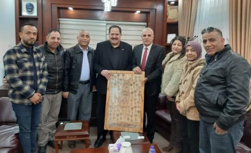 مديرية تربية بيت لحم واتحاد المعلمين يكرمان صيدم