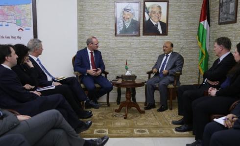 الوزير الحساينة يلتقي وزير الخارجية الايرلندي