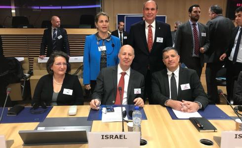 خلال الاجتماع الاستثنائي للجنة المانحين الدولية