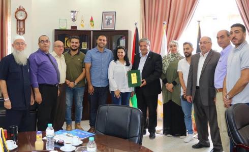 جامعة الأقصى تبحث سبل التعاون مع مركز التمكين الاقتصادي للشباب الفلسطيني