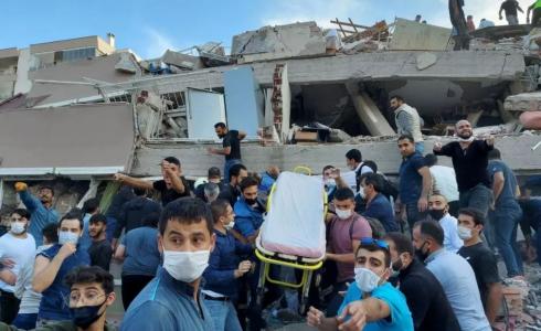 صورة لزلزال ولاية إزمير في تركيا 