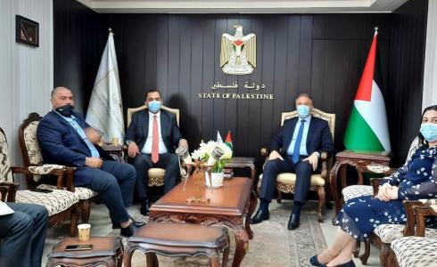 لقاء الوزير أحمد عساف مع رئيس غرفة تجارة وصناعة محافظة رام الله والبيرة عبد الغني العطاري