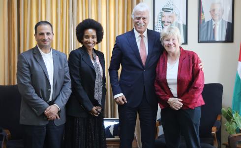 وزير التربية يبحث مع وفد من جامعة هارفارد التعاون بمجال تدريب المعلمين