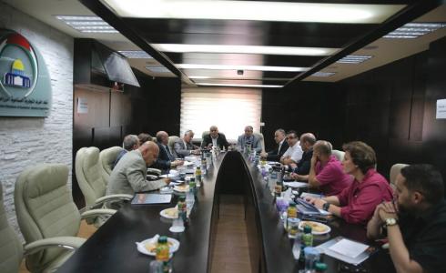 الرجوب يبحث مع القطاع الخاص آليات توفير الدعم لأندية غزة والضفة الغربية