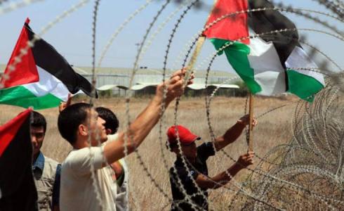 رفع الأعلام الفلسطينية