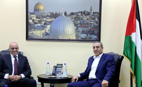  وزير الهيئة العامة للشؤون المدنية "حسين الشيخ" مع وزير النقل والمواصلات المهندس "سميح طبيلة"