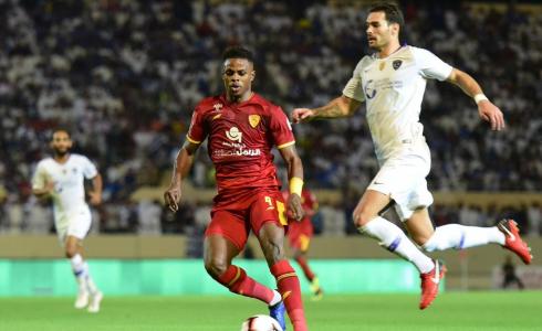 من مباراة القادسية والهلال في الدوري السعودي