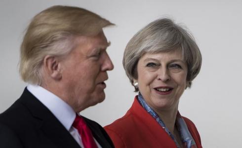 الرئيس الامريكي دونالد ترامب مع رئيسة الوزراء البريطانية تيريزا ماي