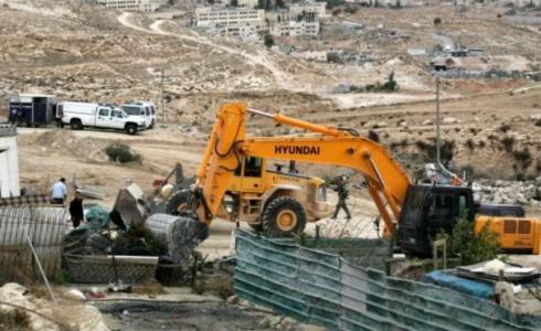 الاحتلال يهدم غرفة وبركسا ارشيف