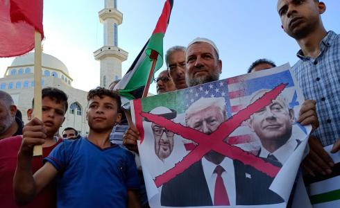 الديمقراطية تنظم مسيرة جماهيرية رفضاً للتطبيع وخطة الضم