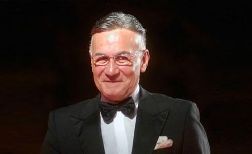 وفاة عزت أبو عوف