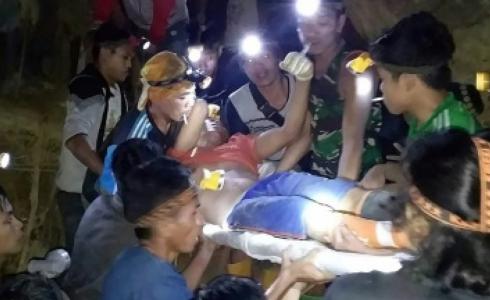 هرعت فرق الإنقاذ للمكان