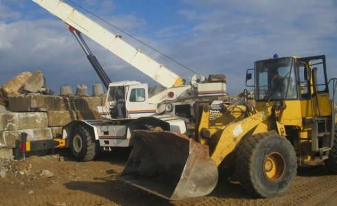 وزارة النقل والمواصلات تقوم بزيارة ميدانية لميناء غزة البحري