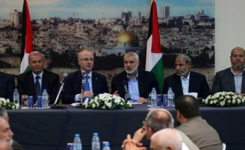 رئيس الوزراء د. رامي الحمد الله مع قيادة حركة حماس في غزة عقب توقيع اتفاق المصالحة 12 أكتوبر الماضي