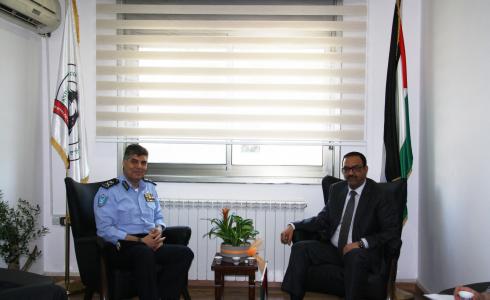 براك يلتقي مع مدير عام الشرطة الفلسطينية
