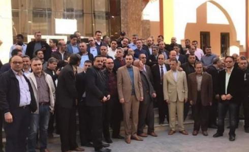 العاملون في جامعة الأقصى ينفذون إضرابا عن العمل