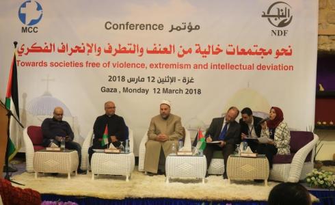  متحدثون يوصون بتوفير فرص عمل للشباب وانهاء الانقسام 
